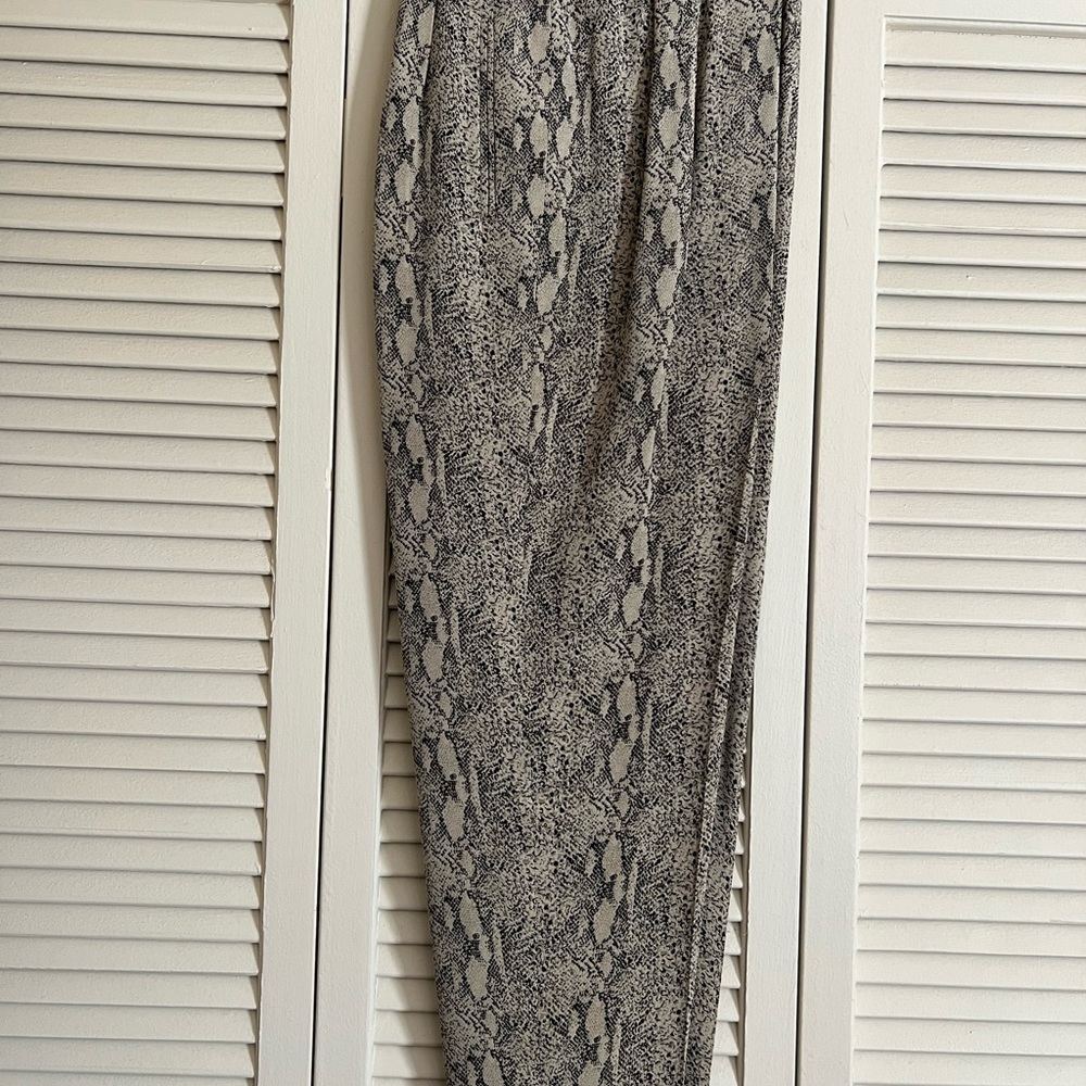 COPY - Dana Buchman python Ladies Pants size 10